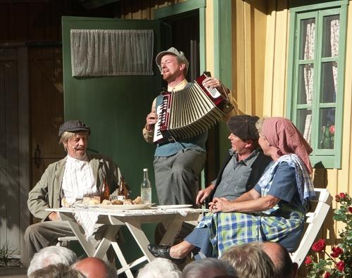 Brännvin & Fågelholkar - Vallarnas Friluftsteater, Falkenberg<br>Lisebergsteatern, Göteborg<br>Rosers Salonger, Skara<br>Turné