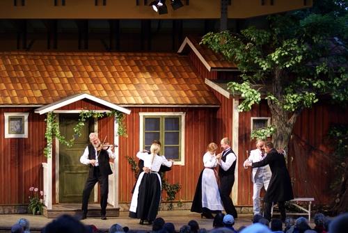Hemsöborna - Vallarnas Friluftsteater, Falkenberg<br>Lisebergsteatern, Göteborg<br>Rosers Salonger, Skara<br>Turné