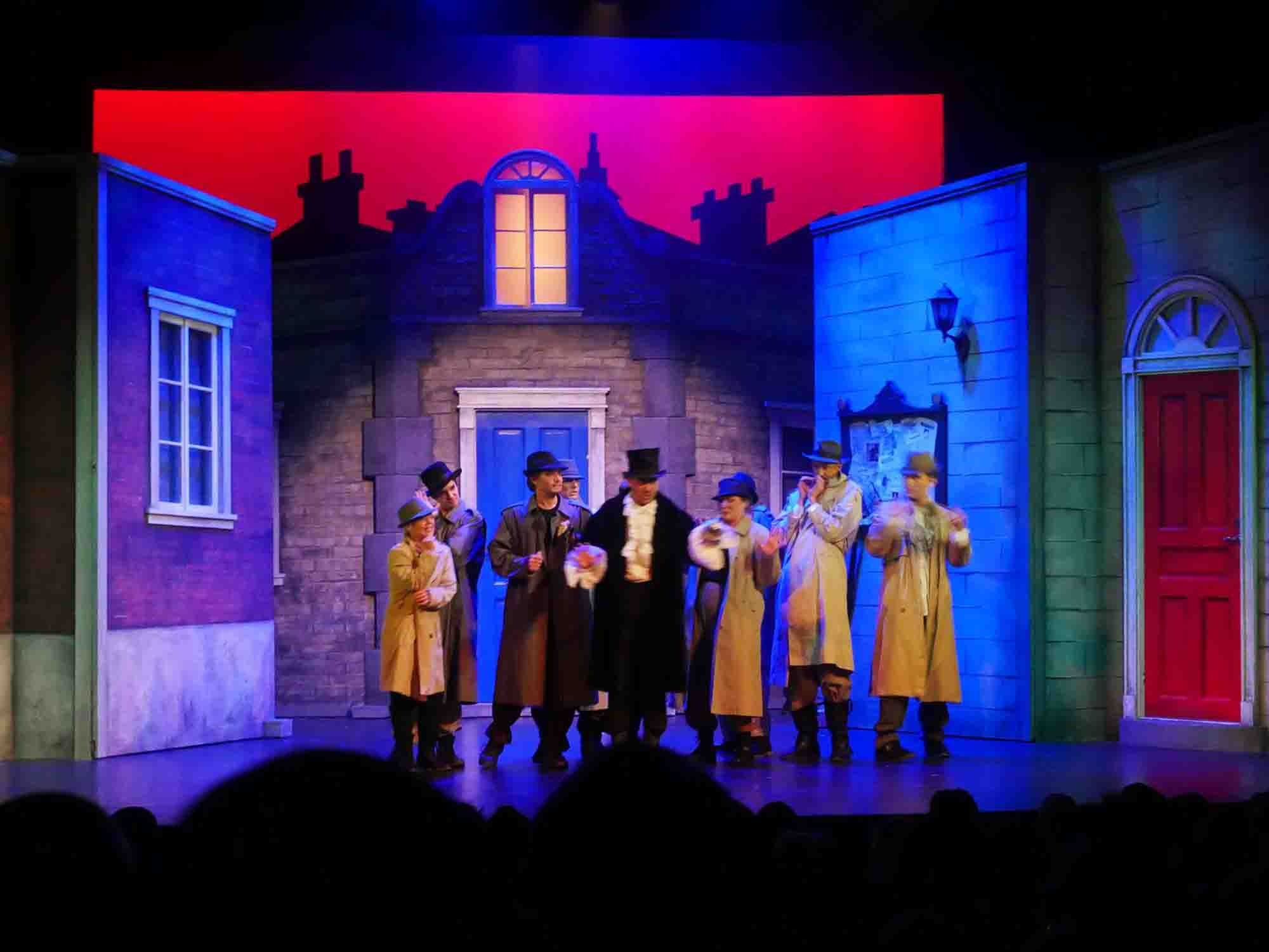 Peter Pan och Kapten Krok - Intiman, Stockholm<br>Lisebergsteatern, Göteborg