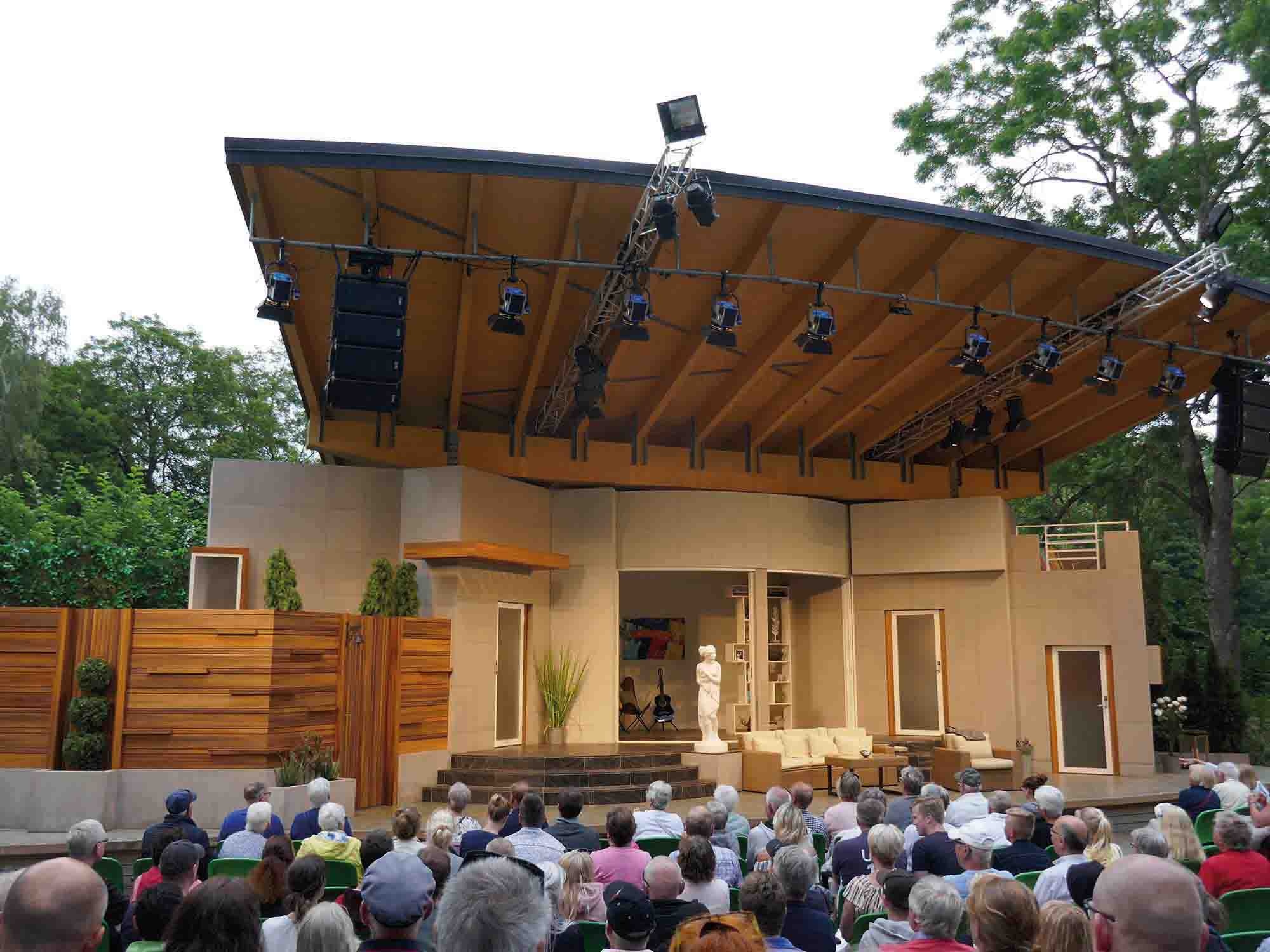 Vallarna 2019-2022 - Stulen Kärlek - Vallarnas Friluftsteater, Falkenberg<br>Lisebergsteatern, Göteborg